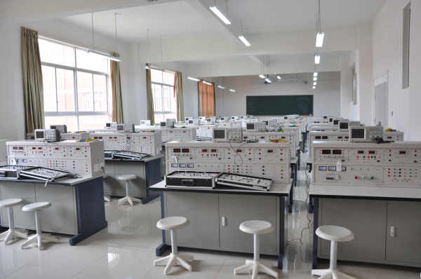 电气自动化实验中心—电子电工实