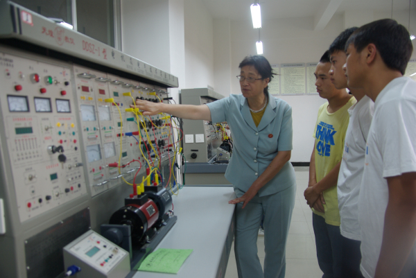 电气自动化实验中心—电机实验室